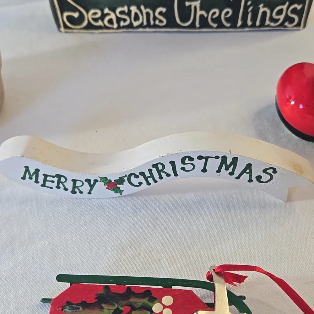 5 Piece Christmas Decor - Picture 3 of 7